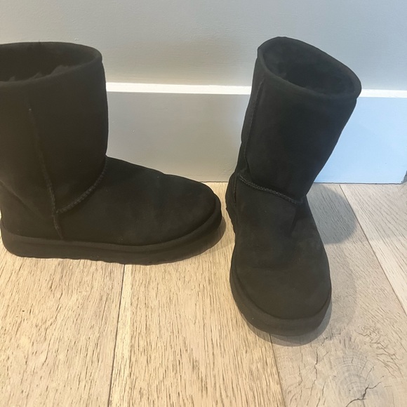 UGG classic short boot II - Picture 9 of 9